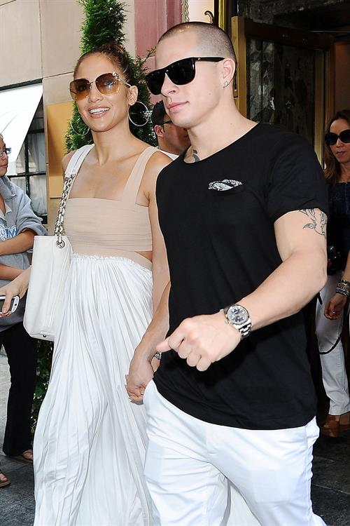 Jennifer Lopez Pictures Jennifer Lopez dinner at Bubbys in New York City on July 24, 2012