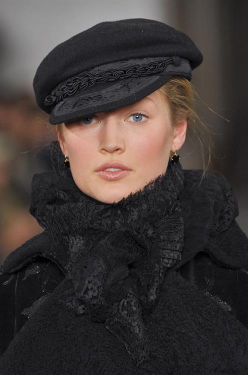 Toni Garrn
