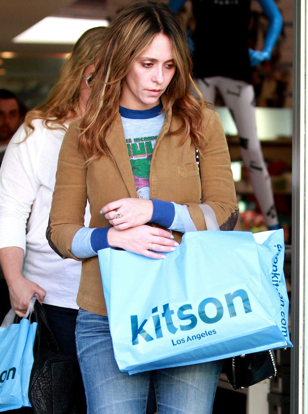 Jennifer Love Hewitt Pictures Jennifer Love Hewitt Shopping at Kitson in Beverly Hills April 6, 2013