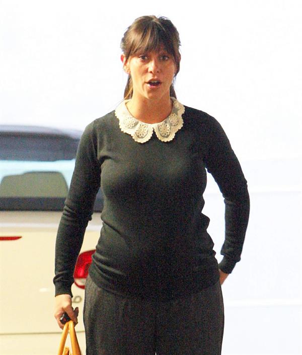 Jennifer Love Hewitt spotted out and about in Beverly Hills October 1, 2013 