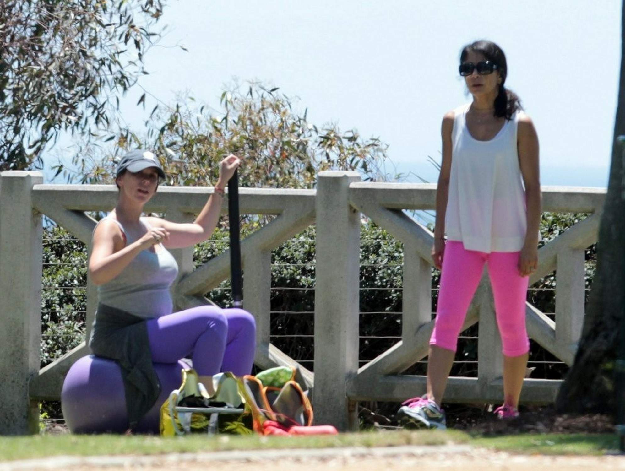 Jennifer Love Hewitt Pictures Jennifer Love Hewitt Jennifer Love Hewitt doing a yoga session in Santa Monica August 8, 2013