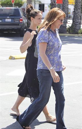 Jennifer Love Hewitt - out to lunch in Studio City June 7, 2012