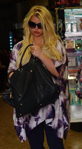 Jessica Simpson leaves Mickey Fine Pharmacy after a Dr's visit in Beverly Hills 