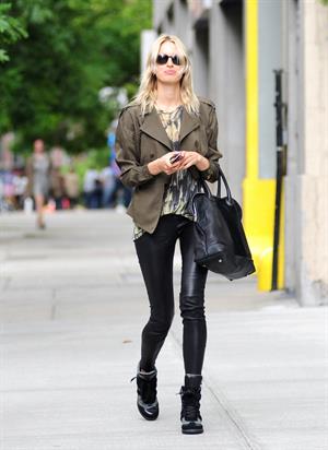 Karolina Kurkova - NYC - Jun 4, 2012