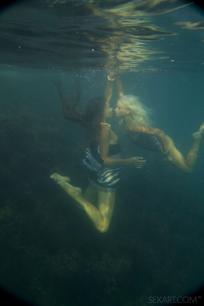 Milena D and Nika N: Initte by Antares