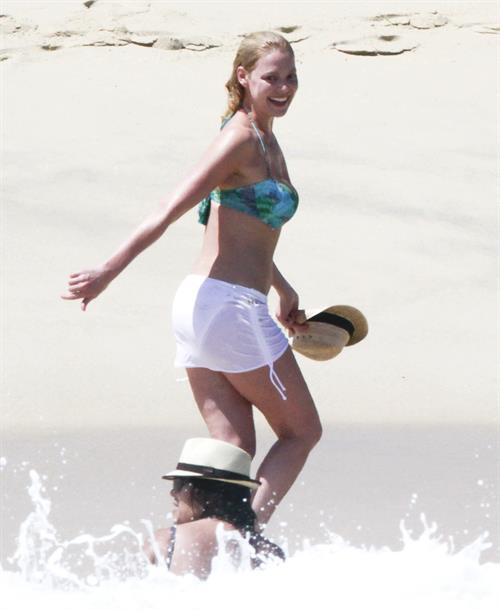 Katherine Heigl On vacation in Los Cabos, Mexico - April 7, 2013 