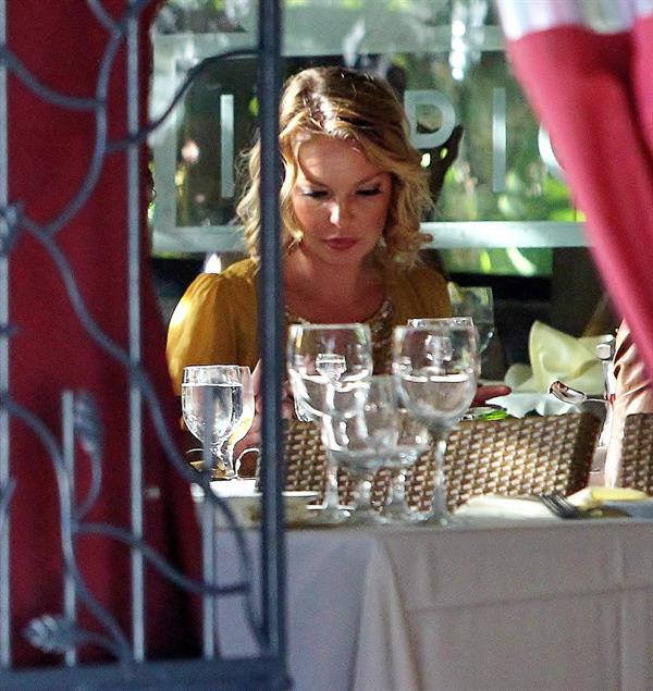 Katherine Heigl got lunch with her mom and Josh Kelly to celebrate her birthday, in Beverly Hills November 24, 2012 