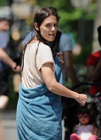 Katie Holmes Films  Mania Days  in Washington Square Park (May 21, 2013) 