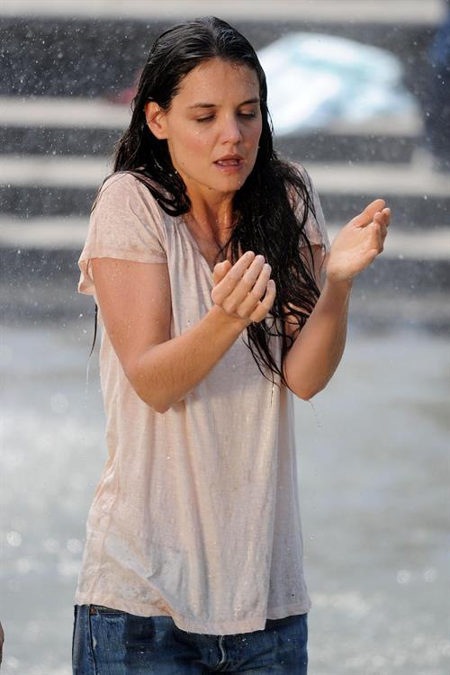 Katie Holmes Films  Mania Days  in Washington Square Park (May 21, 2013) 