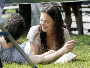 Katie Holmes Pictures Katie Holmes Films  Mania Days  in Washington Square Park (May 21, 2013)