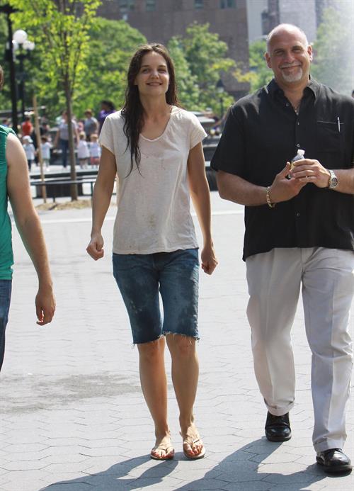 Katie Holmes Films  Mania Days  in Washington Square Park (May 21, 2013) 