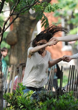 Katie Holmes Pictures Katie Holmes Films  Mania Days  in Washington Square Park (May 21, 2013)