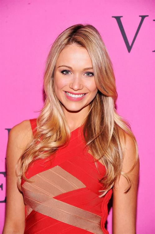 Katrina Bowden Victoria's Secret Fashion Show in New York - November 7, 2012