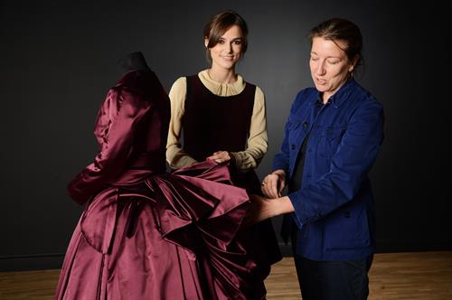 Keira Knightley Pictures Keira Knightley V&A's Hollywood Costume Ehibition Photocall in London - October 9, 2012