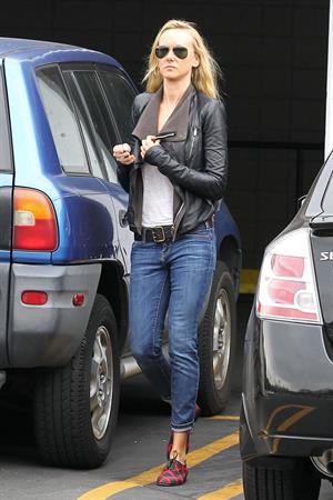 Kimberly Stewart Donating a trunk full of designer clothes at Wasteland in Los Angeles (November 15, 2012) 