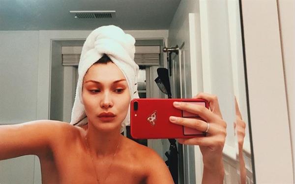 Bella Hadid shower selfie