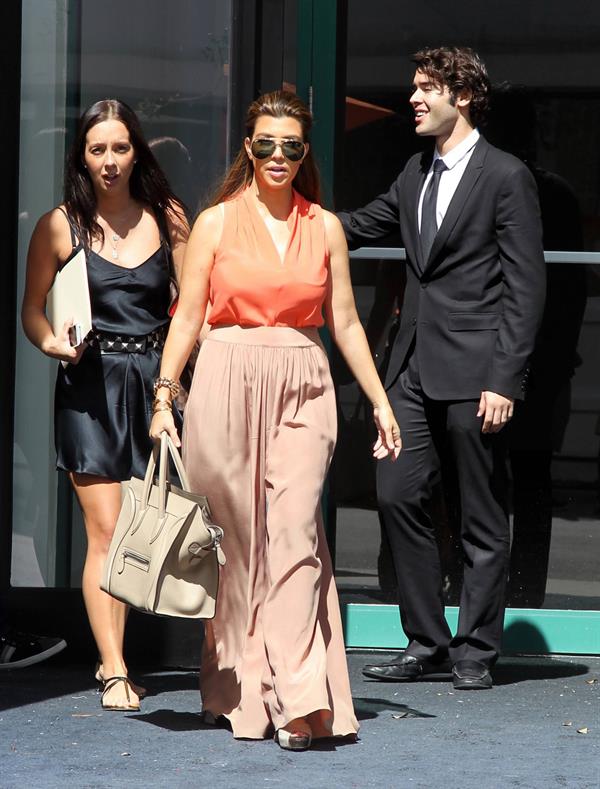 Kourtney Kardashian Leaving Sugarcane Restaurant with Scott Disick after lunch in Miami (October 22, 2012) 