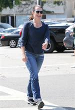 Kristen Davis at the Le Pain Quotidien restaurant in Brentwood - September 25, 2012 
