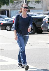 Kristen Davis at the Le Pain Quotidien restaurant in Brentwood - September 25, 2012 