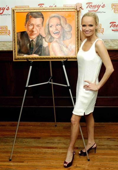 Kristin Chenoweth Tony's Di Napoli Portrait Unveiling (May 20, 2010) 