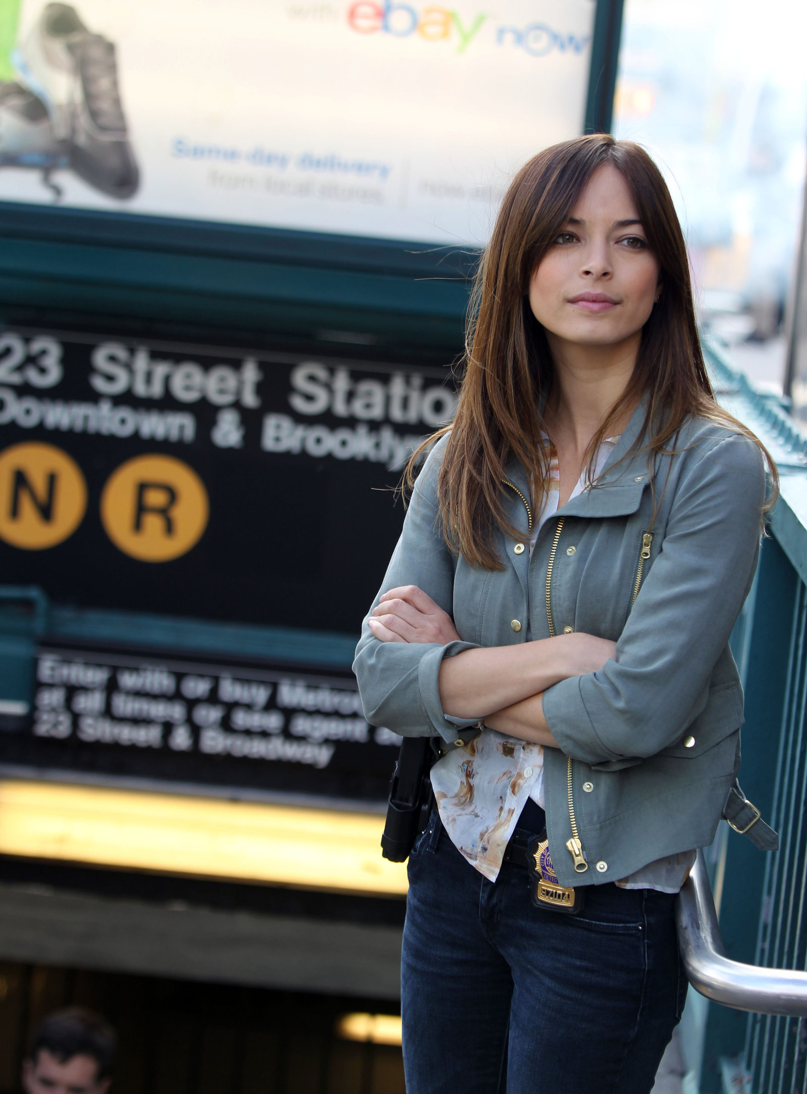 Kristin Kreuk Filming  Beauty & The Beast  in New York City - Sep. 16, 2013 