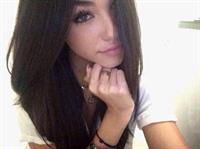 Madison Beer taking a selfie
