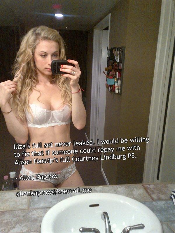 Iliza Shlesinger in lingerie taking a selfie