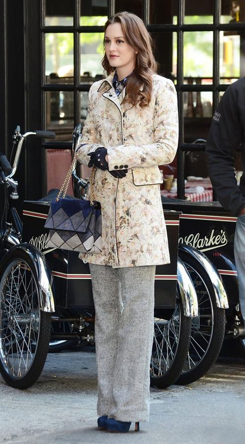 Leighton Meester  Set of Gossip Girl in Central Park - September 24, 2012 