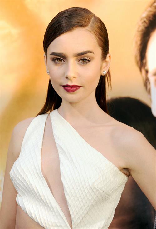Lily Collins The Mortal Instruments City Of Bones Premiere LA 8/12/2013 