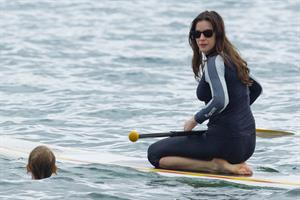 Liv Tyler - wetsuit candids in Hawaii 1/2/13  