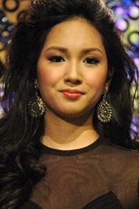 Roxanne Barcelo
