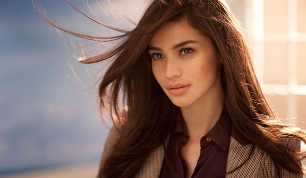 Anne Curtis