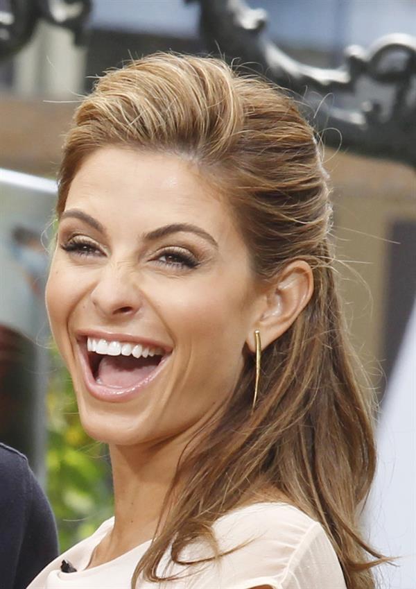Maria Menounos On set of EXTRA at The Grove in Los Angeles on June 7, 2013