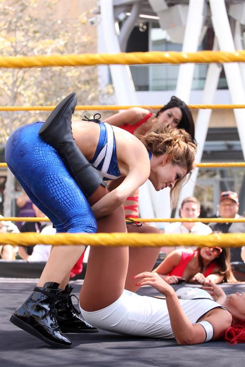 Maria Menounos Pictures Maria Menounos WWE SummerSlam 2013 in LA 8/18/13