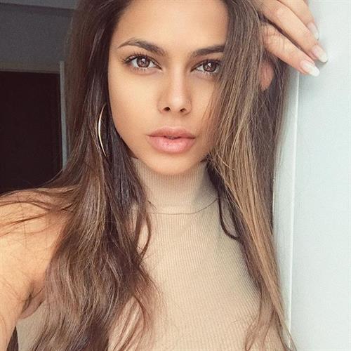 Viktoria Odintsova taking a selfie