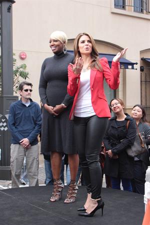 Maria Menounos Set of Extra at The Grove in LA - November 8, 2012