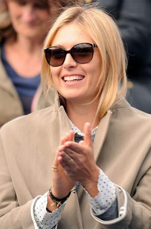 Maria Sharapova Watches her boyfriend on day one of the AEGON Championships at Queens Club in London - June 10, 2013 