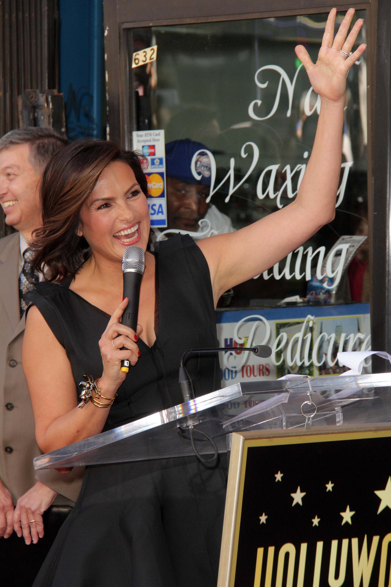 Mariska Hargitay Pictures Mariska Hargitay Honored With Star On The Hollywood Walk Of Fame - Hollywood, Nov. 8, 2013