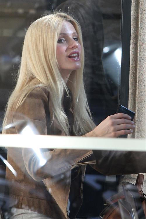 Michelle Hunziker Spotted at the Trussardi Cafe in Mailand on March 19, 2013
