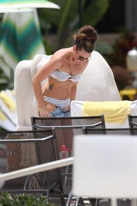 Michelle Heaton Filming a fitness show on Miami Beach, Florida (May 21, 2013) 