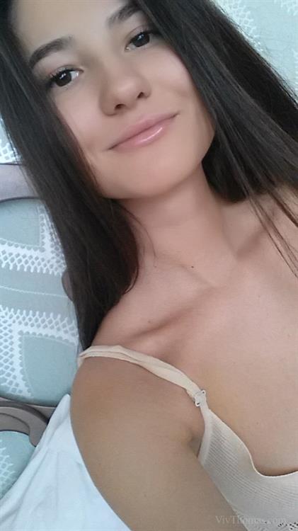 Melisia in  Show Off  for Viv Thomas - 