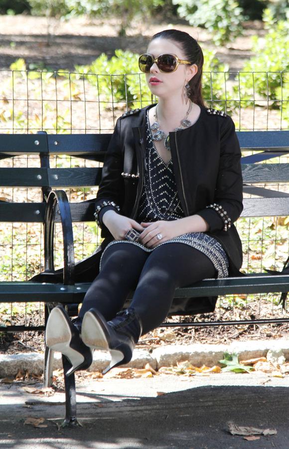 Michelle Trachtenberg on the Set of Gossip Girl in Central Park - September 24, 2012 