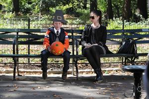 Michelle Trachtenberg on the Set of Gossip Girl in Central Park - September 24, 2012 