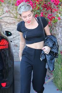 Miley Cyrus - 4Spotted in Los Angeles (01.03.2013) 
