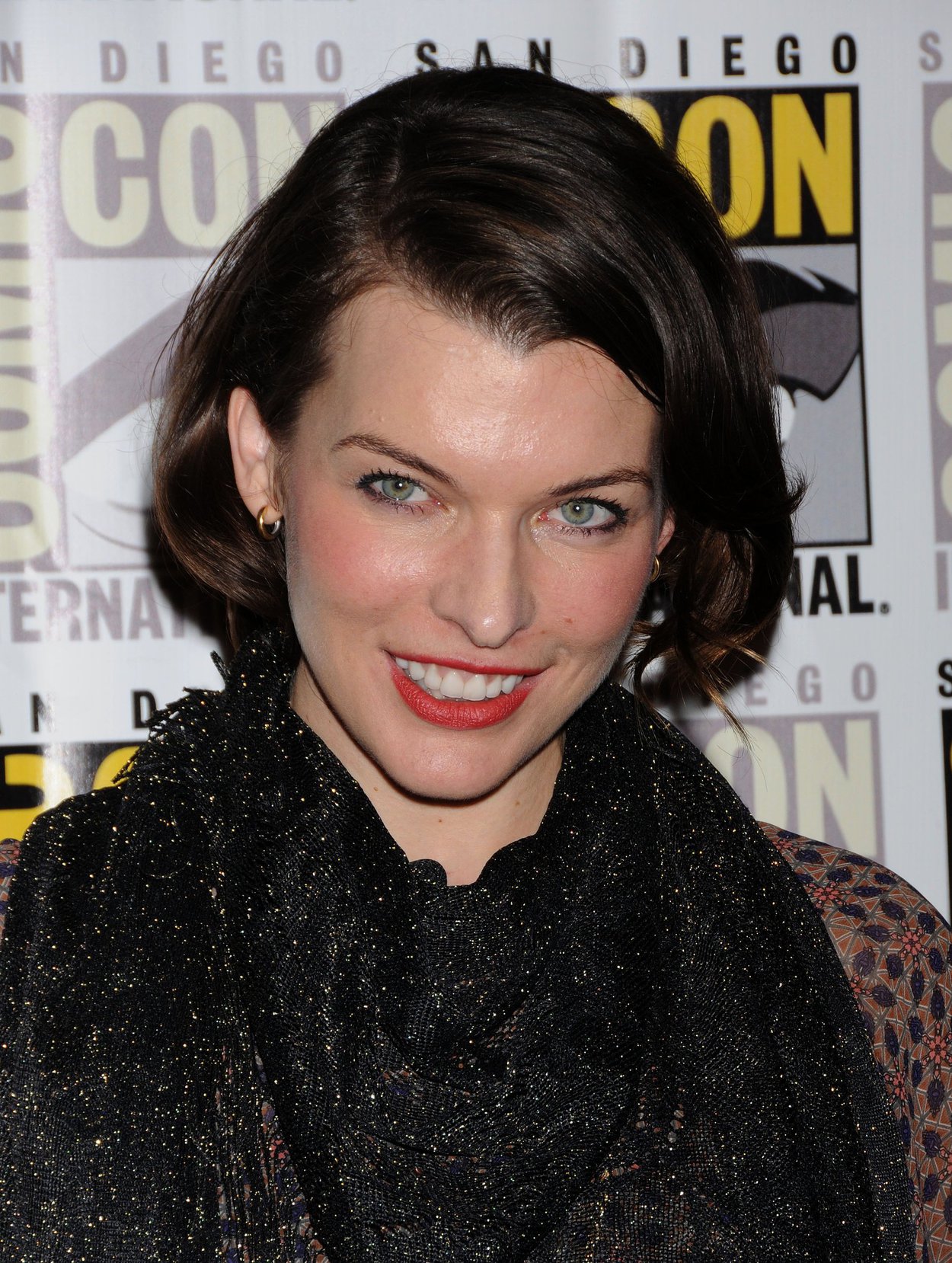 Milla Jovovich -  Resident Evil: Retribution  Press Room at Comic-Con 2012 in San Diego (July 13, 2012)