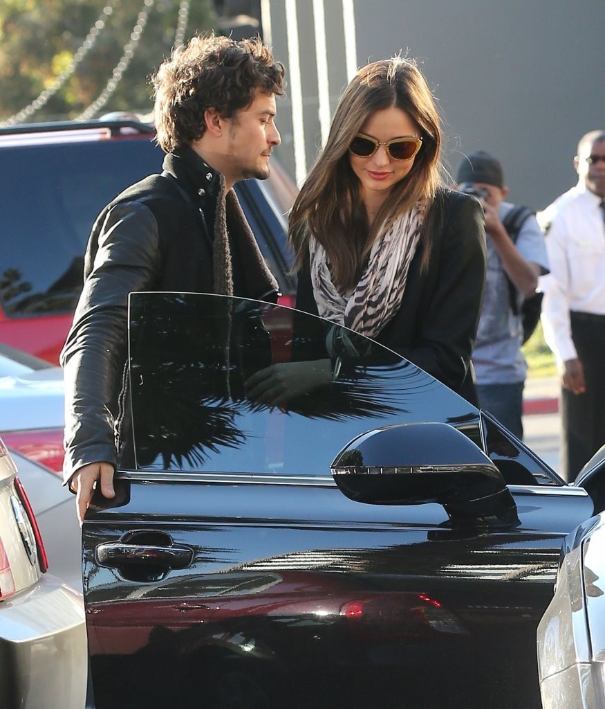 Miranda kerr outside a spa in LA on January 4th 2013  