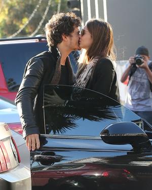 Miranda kerr outside a spa in LA on January 4th 2013  