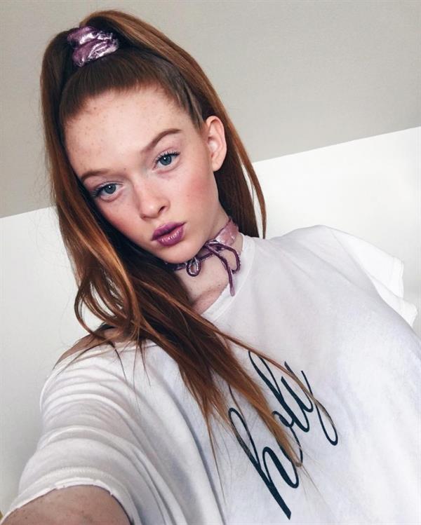 Larsen Thompson taking a selfie