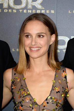 Natalie Portman  Thor: The Dark World  Premiere in Paris 10/23/2013 