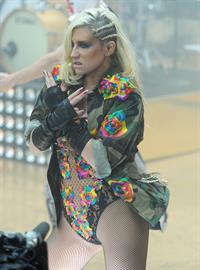 Kesha Performs on the Today Show in New York City (November 20, 2012) 